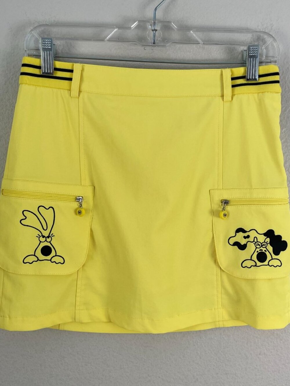 M U Sports Womens 38 Yellow Skort Dog Graphic‎ Zip Pockets Golf Activewear